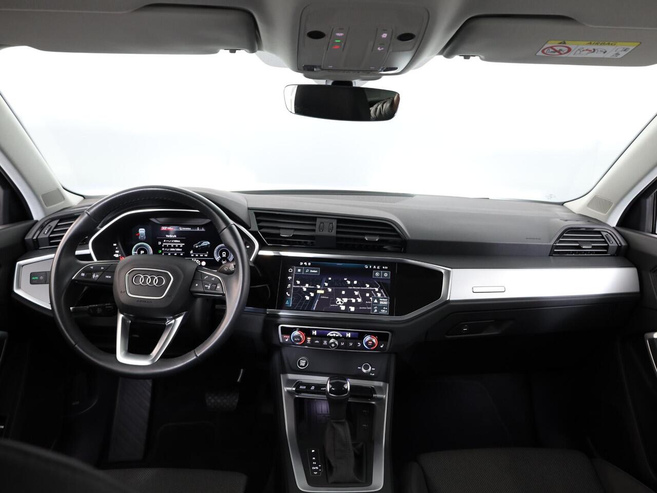 Audi Q3 45 TFSI e S edition 245 pk S-tronic | Verlengde garantie | Navigatie | Elektr. trekhaak | Parkeersensoren achter | Adaptieve cruise control | Stoelverwarming |