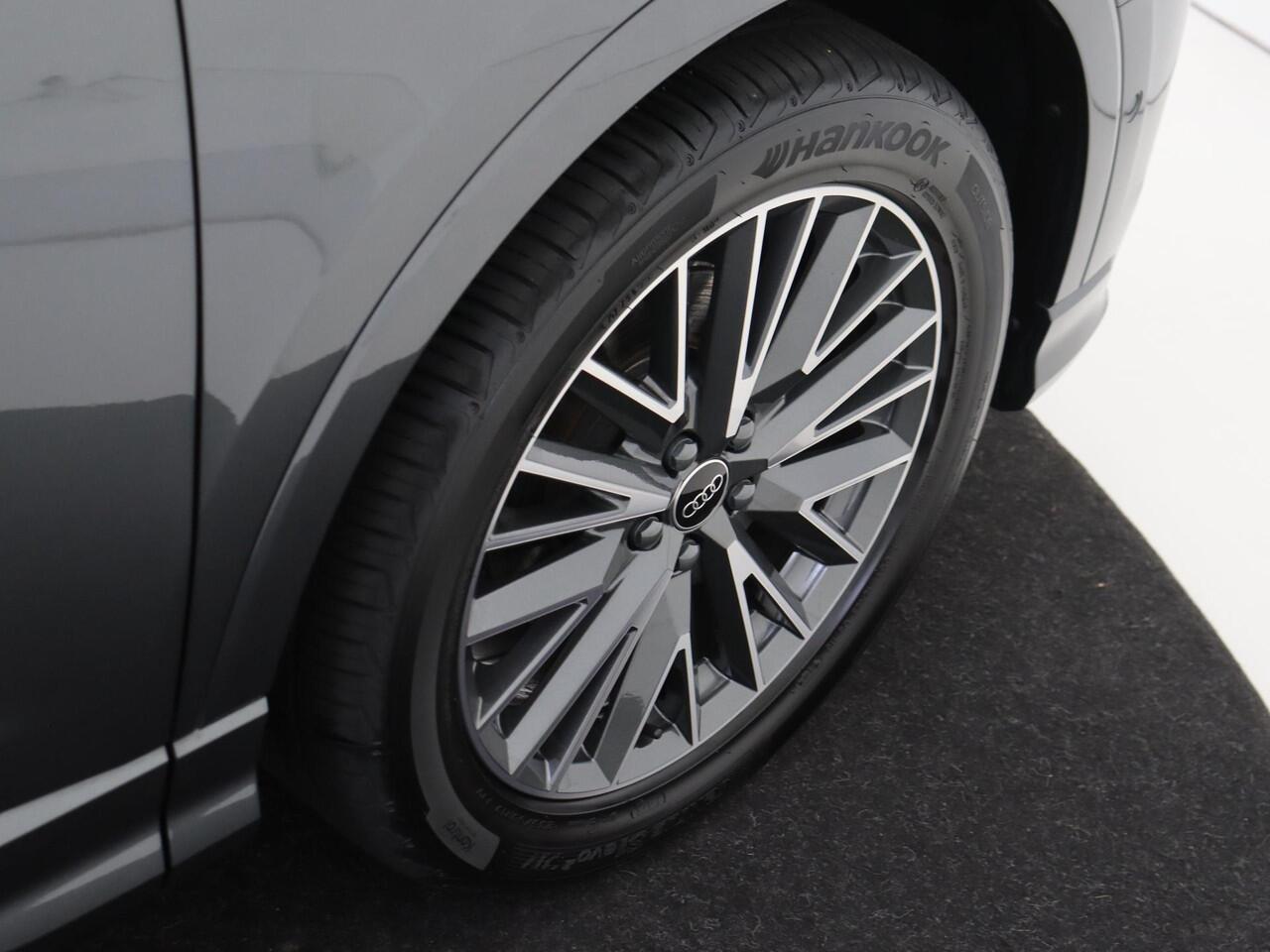 Audi Q3 35 TFSI S edition Competition | Panoramadak | Parkeerasisstent | Keyless | Navigatie Plus | Stoelverwarming | Achteruitrijcamera | CarPlay |