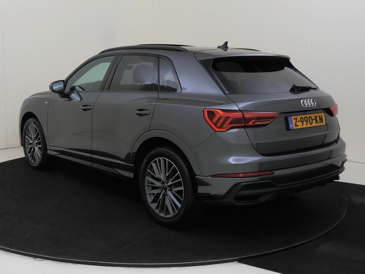 Audi Q3 35 TFSI S edition Competition | Panoramadak | Parkeerasisstent | Keyless | Navigatie Plus | Stoelverwarming | Achteruitrijcamera | CarPlay |