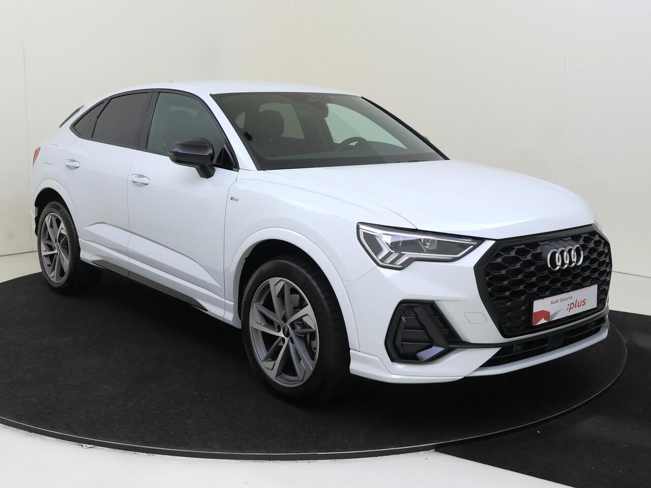Audi Q3 Sportback 45 TFSI e S Edition | Trekhaak | Keyless | Adaptieve cruise control | Dodehoek detectie | Navigatie Plus | Stoelverwarming | Parkeersensoren |