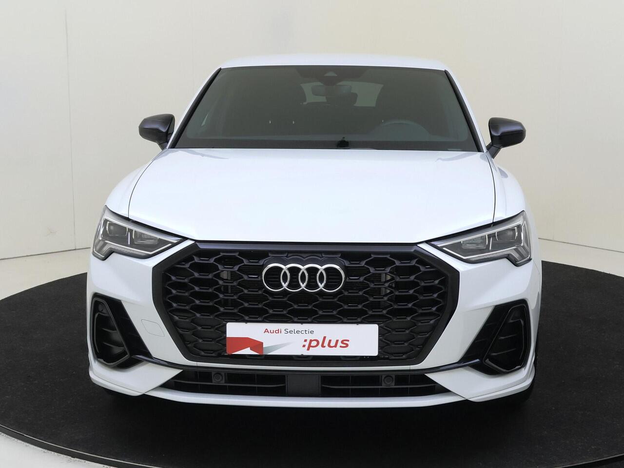 Audi Q3 Sportback 45 TFSI e S Edition | Trekhaak | Keyless | Adaptieve cruise control | Dodehoek detectie | Navigatie Plus | Stoelverwarming | Parkeersensoren |