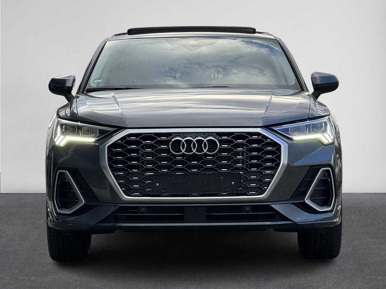 Audi Q3 Sportback 35 TFSI Automaat S Edition 19" Lichtmetalen Velgen | Climate Control | Panorama-schuifdak | Audi sound system | Navigatie| Audi virtual cockpit | Lederen Bekleding | S Line exterieur( Vestiging - Vianen Tel: 0347-371248 )