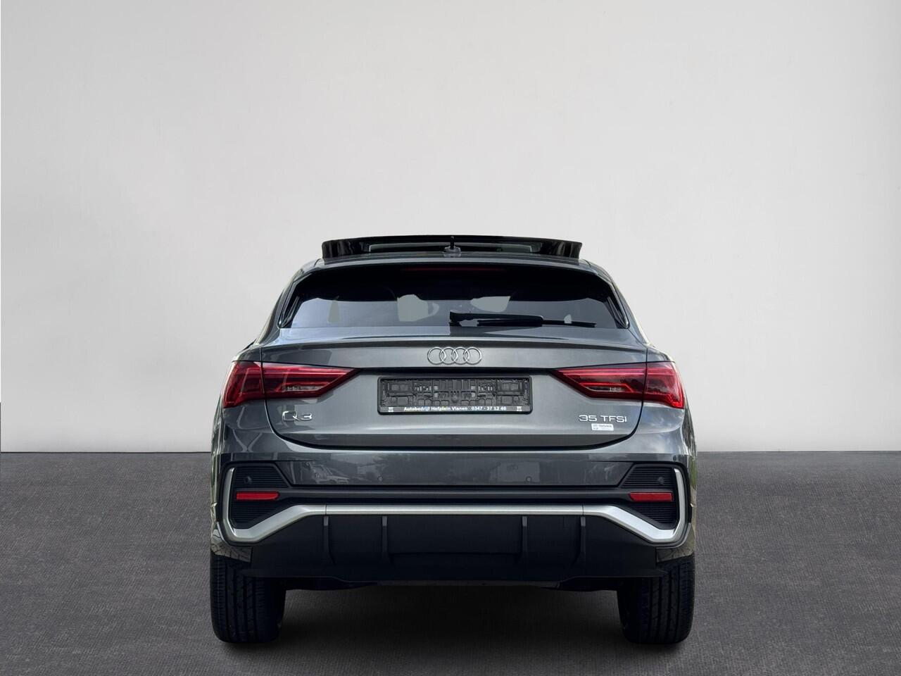 Audi Q3 Sportback 35 TFSI Automaat S Edition 19" Lichtmetalen Velgen | Climate Control | Panorama-schuifdak | Audi sound system | Navigatie| Audi virtual cockpit | Lederen Bekleding | S Line exterieur( Vestiging - Vianen Tel: 0347-371248 )