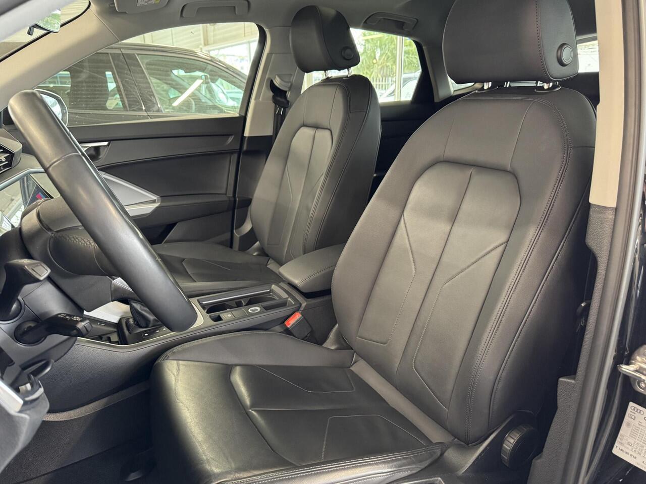 Audi Q3 Sportback 35 TFSI Automaat S Edition 19" Lichtmetalen Velgen | Climate Control | Panorama-schuifdak | Audi sound system | Navigatie| Audi virtual cockpit | Lederen Bekleding | S Line exterieur( Vestiging - Vianen Tel: 0347-371248 )