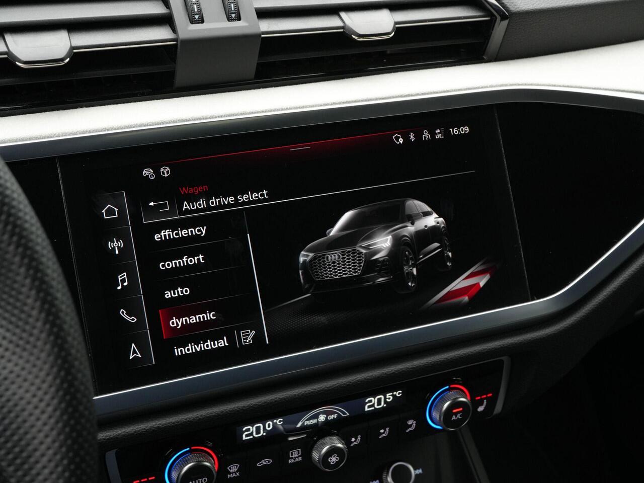 Audi Q3 Sportback 35 TFSI 150 pk S-tronic S Edition Competition | Panoramadak | Adaptief onderstel (DCC) | Trekhaak | Rondomzicht camera | Stoelverwarming | Standkachel | SONOS sound | 20 inch