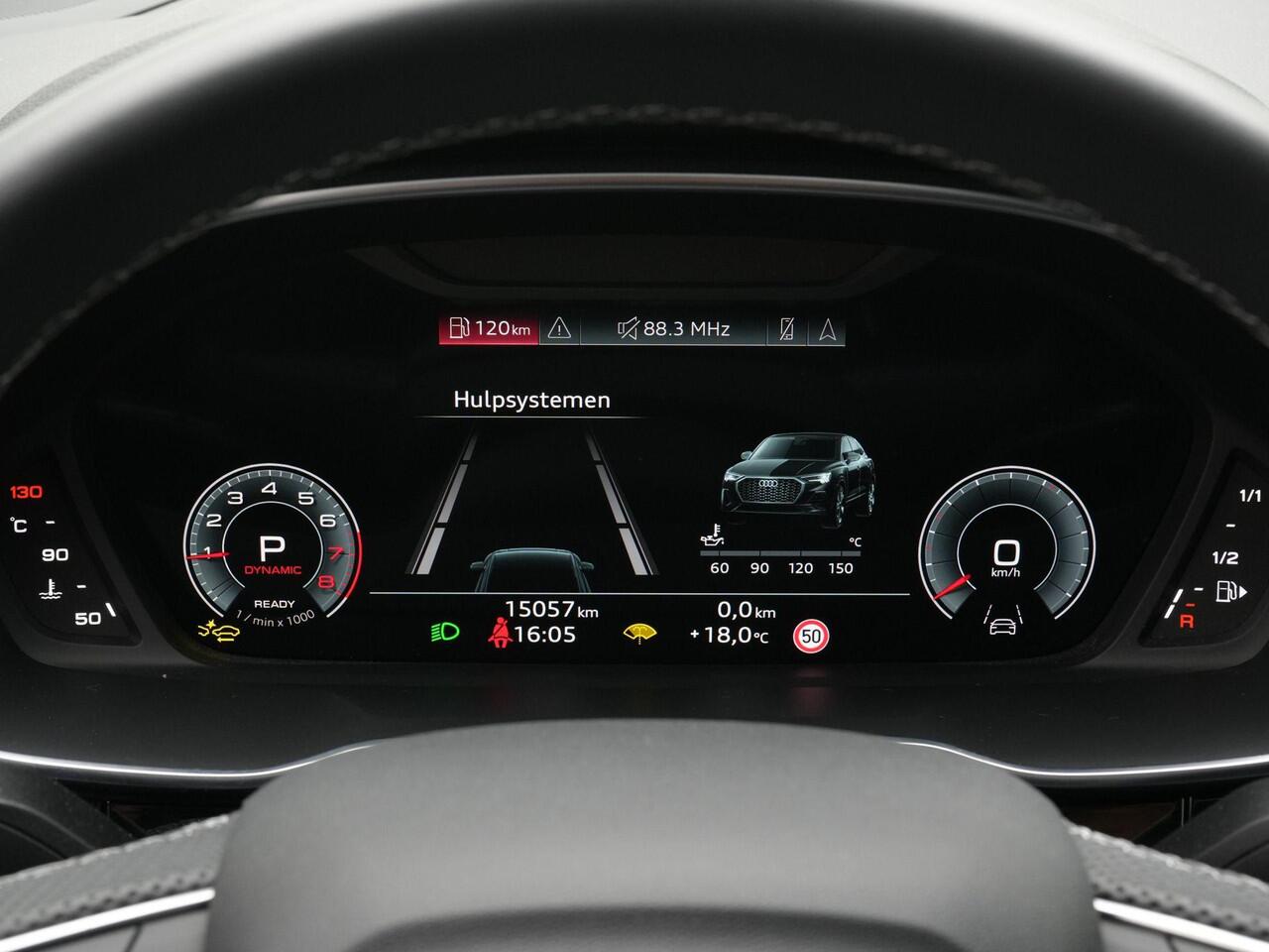 Audi Q3 Sportback 35 TFSI 150 pk S-tronic S Edition Competition | Panoramadak | Adaptief onderstel (DCC) | Trekhaak | Rondomzicht camera | Stoelverwarming | Standkachel | SONOS sound | 20 inch