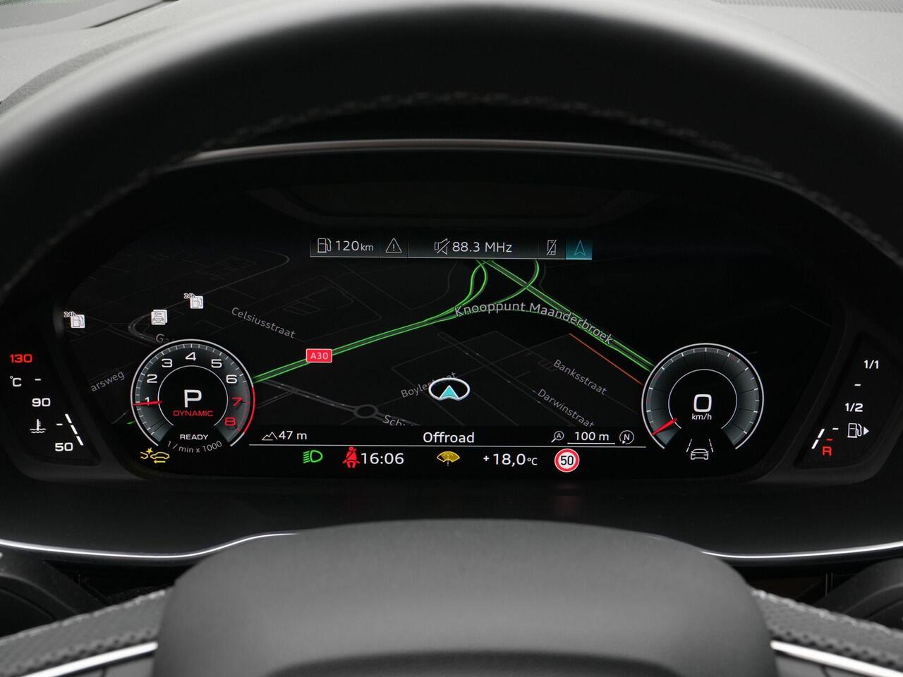 Audi Q3 Sportback 35 TFSI 150 pk S-tronic S Edition Competition | Panoramadak | Adaptief onderstel (DCC) | Trekhaak | Rondomzicht camera | Stoelverwarming | Standkachel | SONOS sound | 20 inch