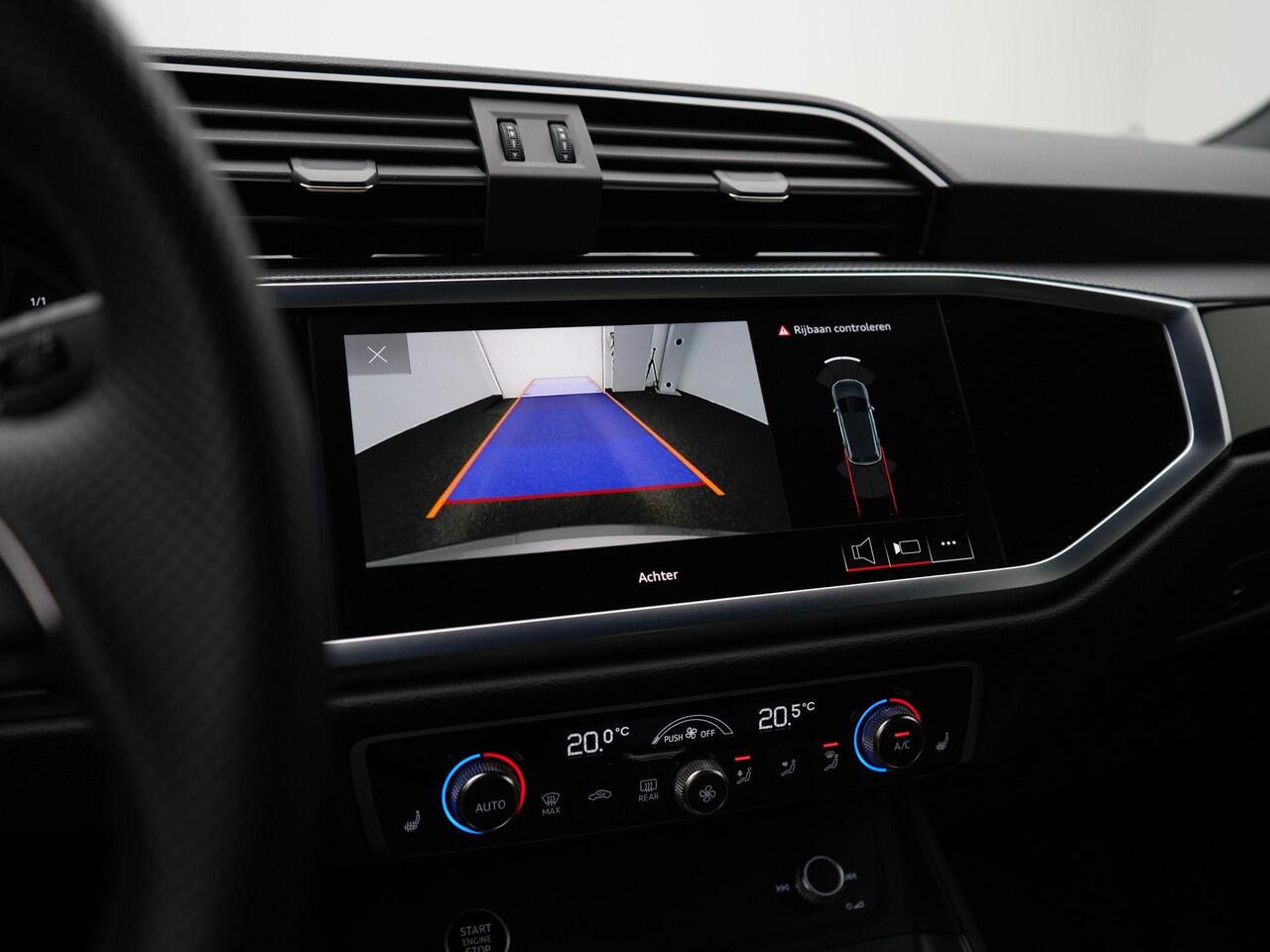 Audi Q3 35 TFSI 150 pk S-tronic S-Line | Trekhaak | Sonos | Achteruitrijcamera | Navigatie | Stoelverwarming