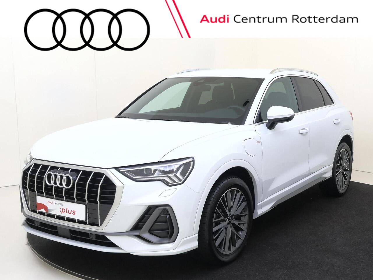 Audi Q3 45 TFSI e S edition | Achteruitrijcamera | Adaptieve cruise control | Dodehoek detectie | Keyless | Stoelverwarming | Navigatie | Lederen bekleding |