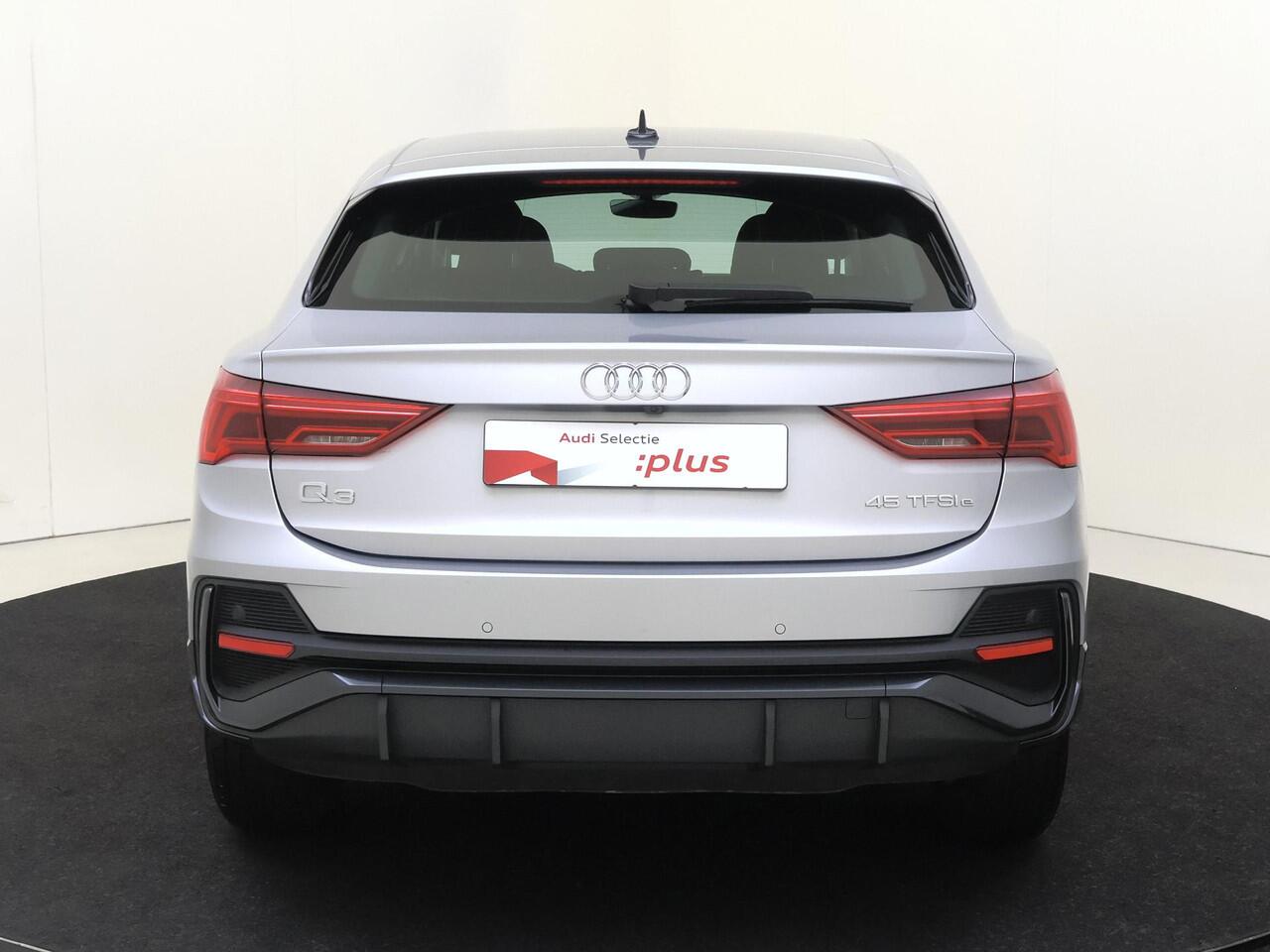 Audi Q3 Sportback 45 TFSI e Advanced Edition | Achteruitrijcamera | Dodehoek detectie | Cruise control | CarPlay | Stoelverwarming | Navigatie Plus |