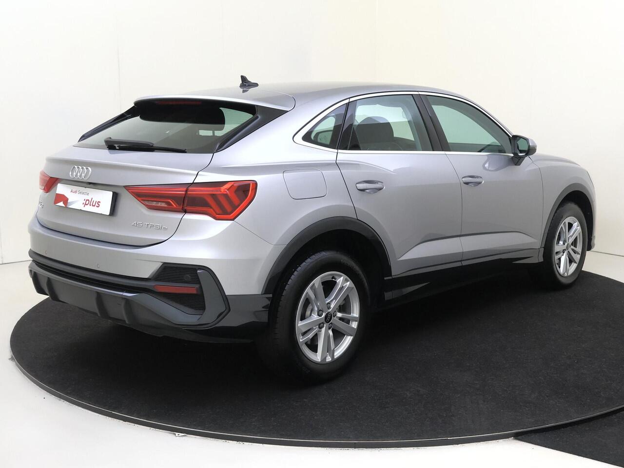 Audi Q3 Sportback 45 TFSI e Advanced Edition | Achteruitrijcamera | Dodehoek detectie | Cruise control | CarPlay | Stoelverwarming | Navigatie Plus |