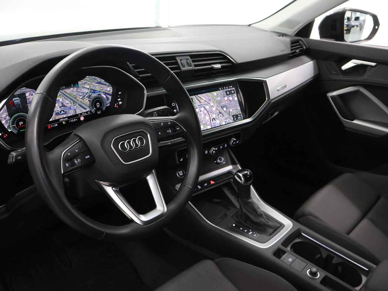 Audi Q3 Sportback 45 TFSI e S Edition | Virtual Cockpit | Apple Carplay/Android Auto | Camera | DAB | Draadloze telefoonlader | Adaptieve Cruise Control | Ele. kofferdeksel | Sportstoelen |