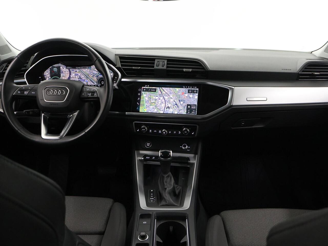 Audi Q3 Sportback 45 TFSI e S Edition | Virtual Cockpit | Apple Carplay/Android Auto | Camera | DAB | Draadloze telefoonlader | Adaptieve Cruise Control | Ele. kofferdeksel | Sportstoelen |