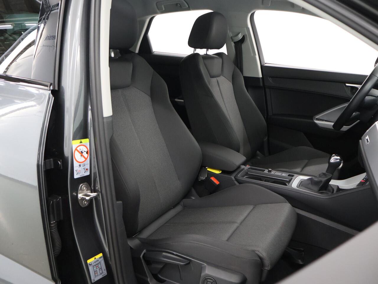 Audi Q3 Sportback 45 TFSI e S Edition | Virtual Cockpit | Apple Carplay/Android Auto | Camera | DAB | Draadloze telefoonlader | Adaptieve Cruise Control | Ele. kofferdeksel | Sportstoelen |