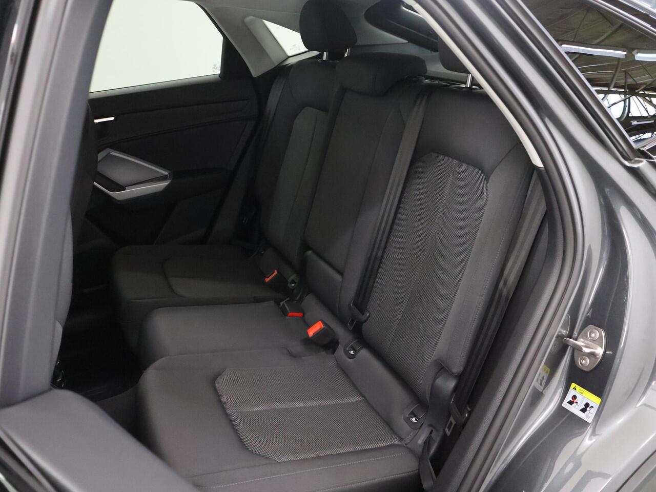 Audi Q3 Sportback 45 TFSI e S Edition | Virtual Cockpit | Apple Carplay/Android Auto | Camera | DAB | Draadloze telefoonlader | Adaptieve Cruise Control | Ele. kofferdeksel | Sportstoelen |