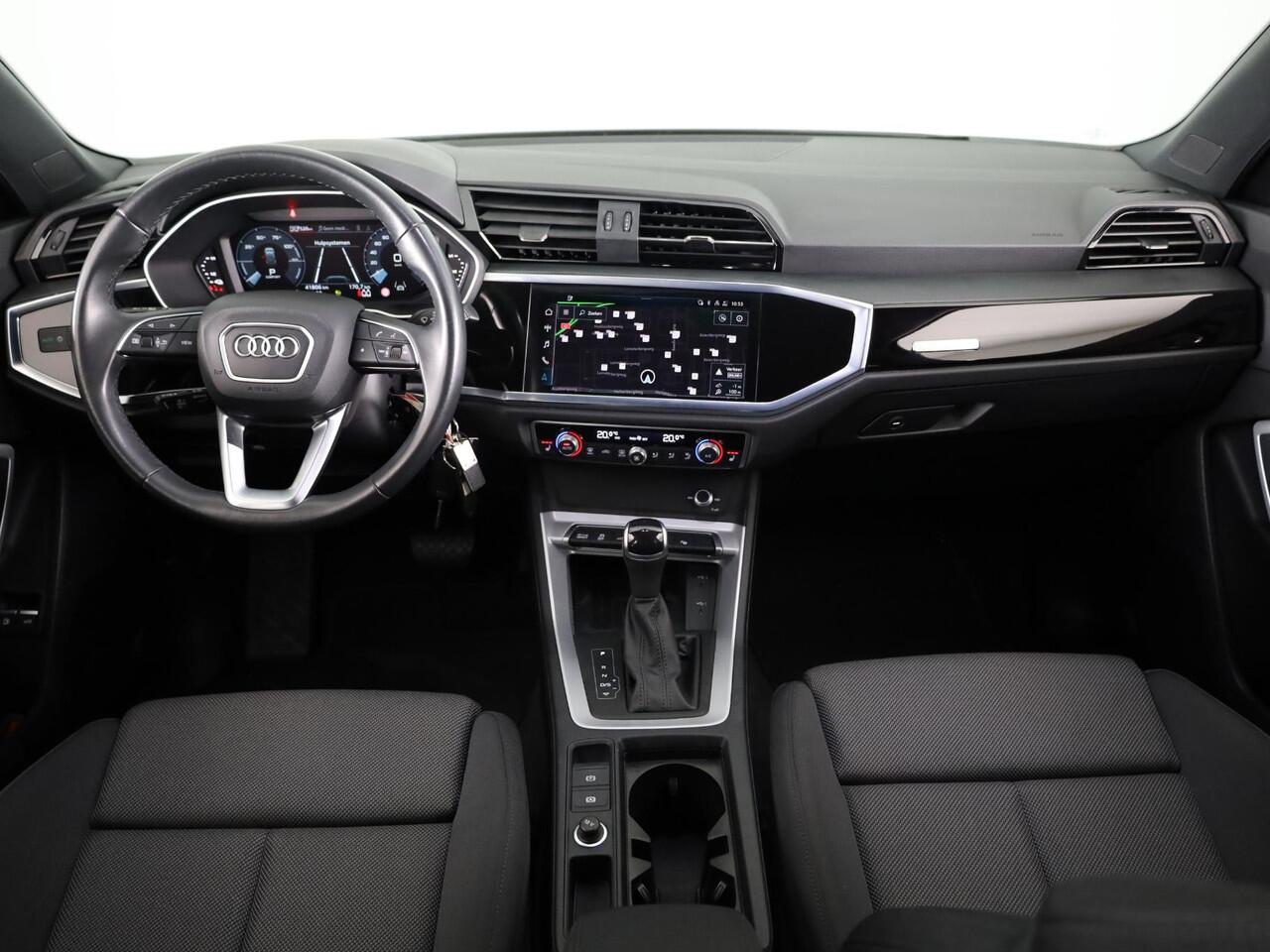 Audi Q3 45 TFSI e Advanced edition 245pk | Navigatie | Sportstoelen | 19 inch lichtmetalen velgen | Stoelverwarming | Adaptieve cruise controle