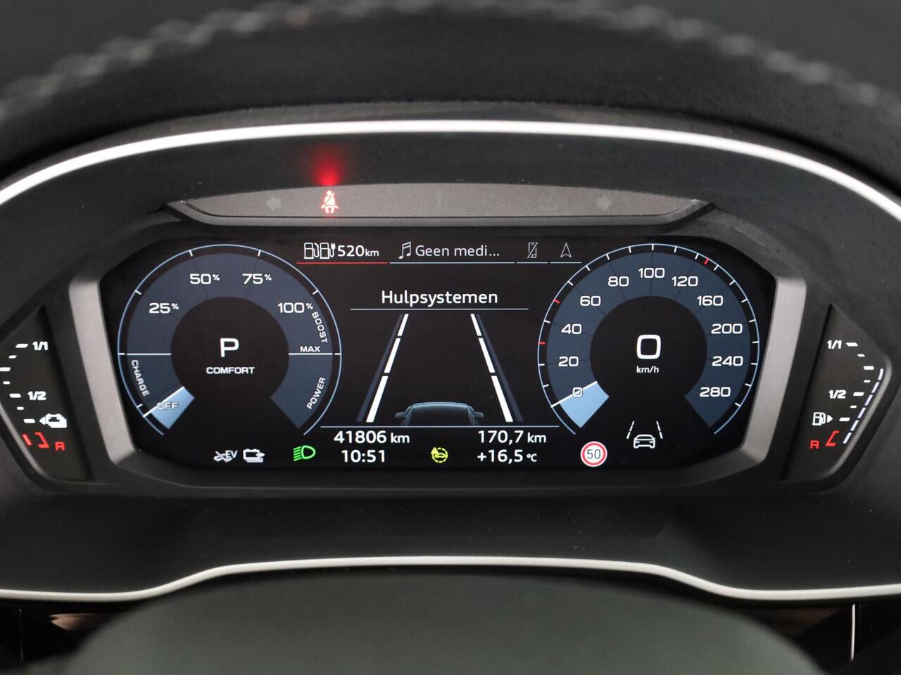 Audi Q3 45 TFSI e Advanced edition 245pk | Navigatie | Sportstoelen | 19 inch lichtmetalen velgen | Stoelverwarming | Adaptieve cruise controle