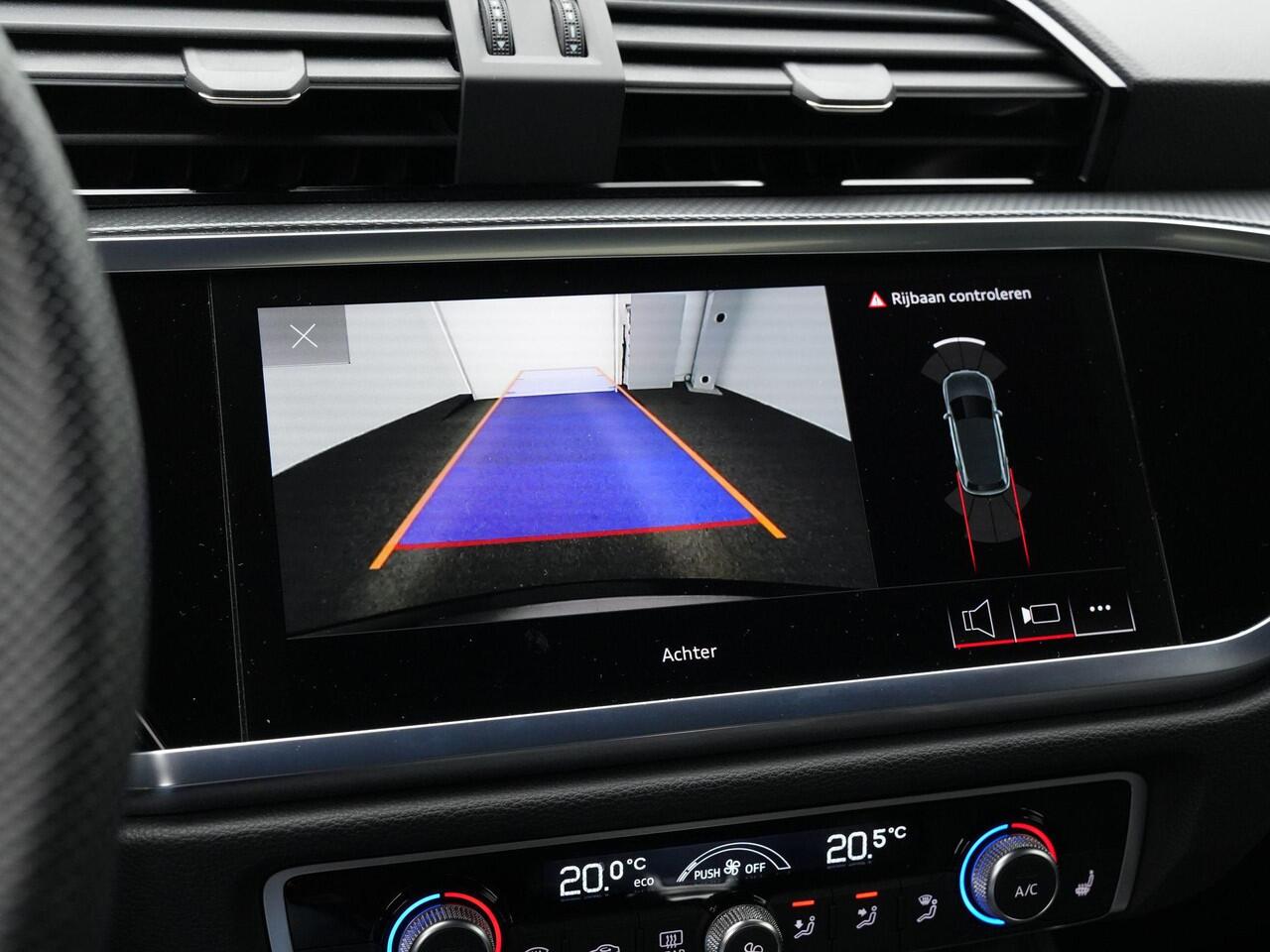 Audi Q3 45 TFSI e 245 pk S-Line | Panoramadak | Sonos | Leder/alcantara | Achteruitrijcamera | Stoelverwarming