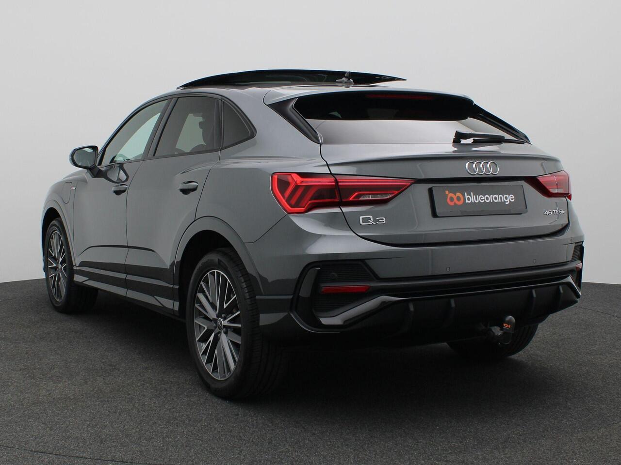 Audi Q3 Sportback 45 TFSI e S Edition 245PK S-Tronic SOH 99%, Pano-Schuifdak, Trekhaak, 19" LM Velgen, Adaptieve Cruise Control, Achteruitrijcamera