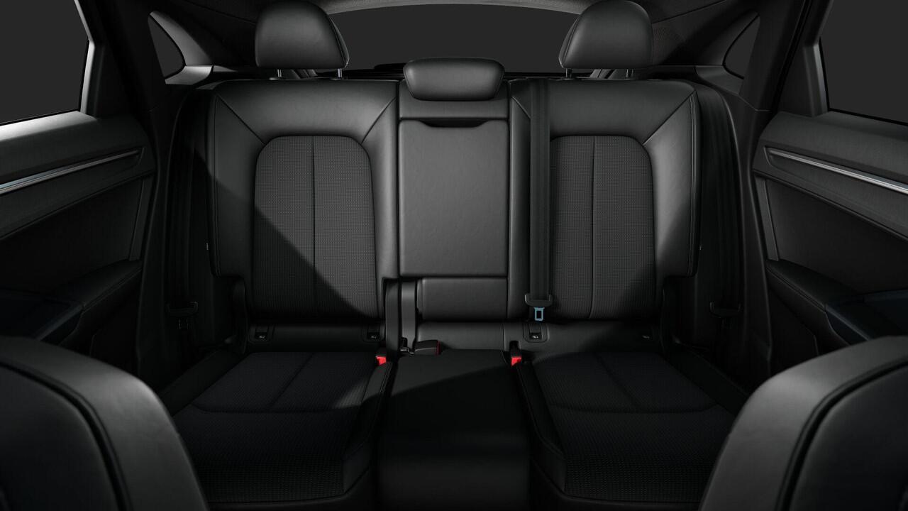 Audi Q3 Sportback 35 TFSI S Edition Competition | Zakelijke financiering 3,99% | Adaptive cruise control | Sonos premium 3d sound | Optiekpakket zwart plus | Ambient verlichting | Keyless |