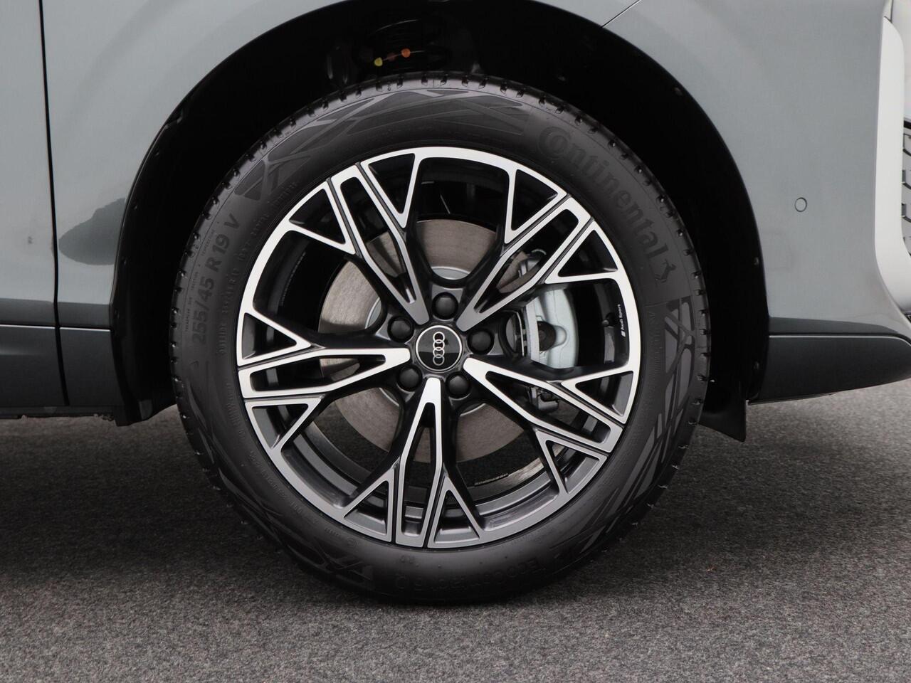 Audi Q3 S edition e-hybrid | 272 PK | Privacyglas | 19 inch | Alcantara int. delen | Ledkoplampen Plus | Comfortsleutel |