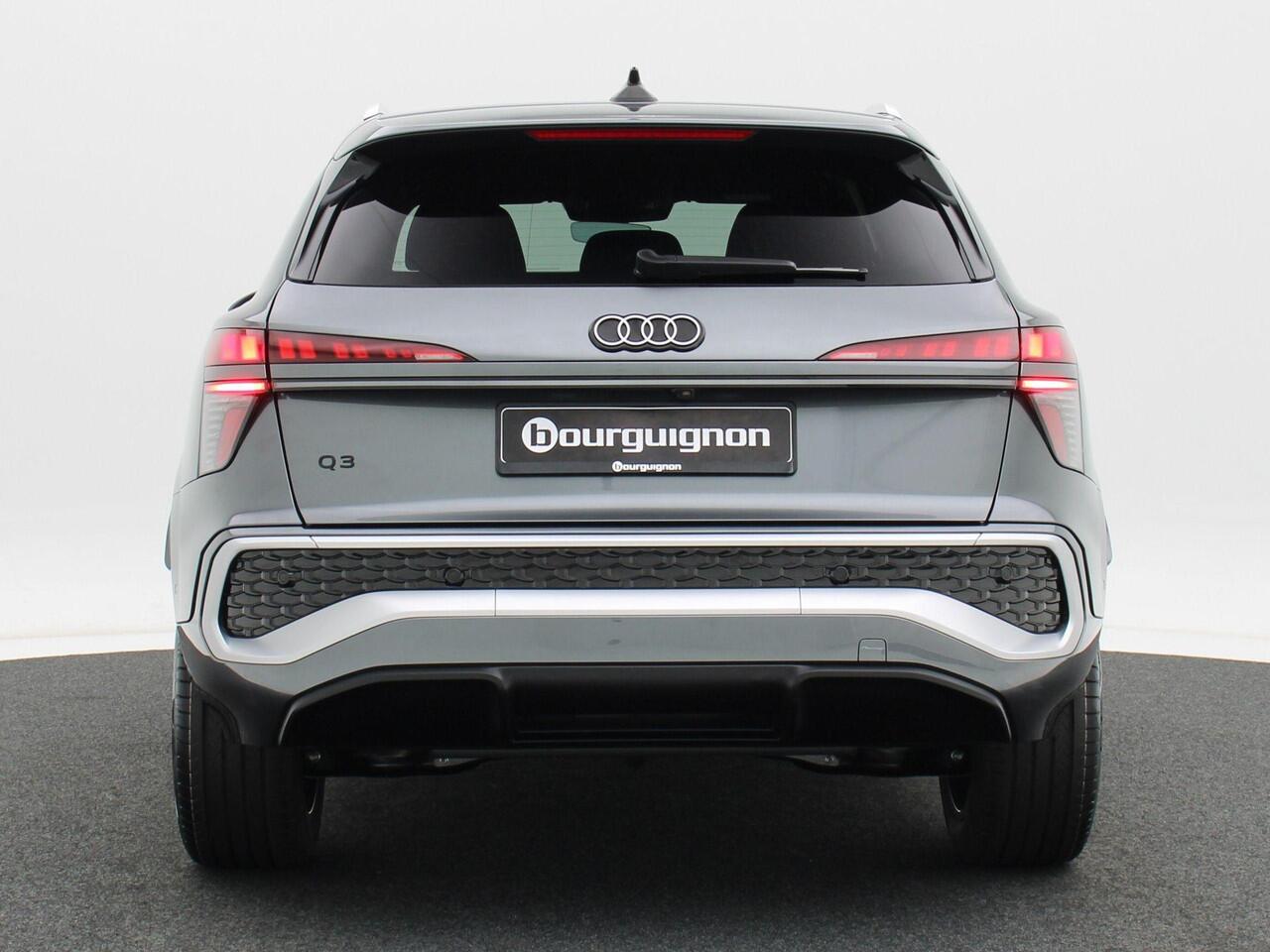 Audi Q3 S edition e-hybrid | 272 PK | Privacyglas | 19 inch | Alcantara int. delen | Ledkoplampen Plus | Comfortsleutel |