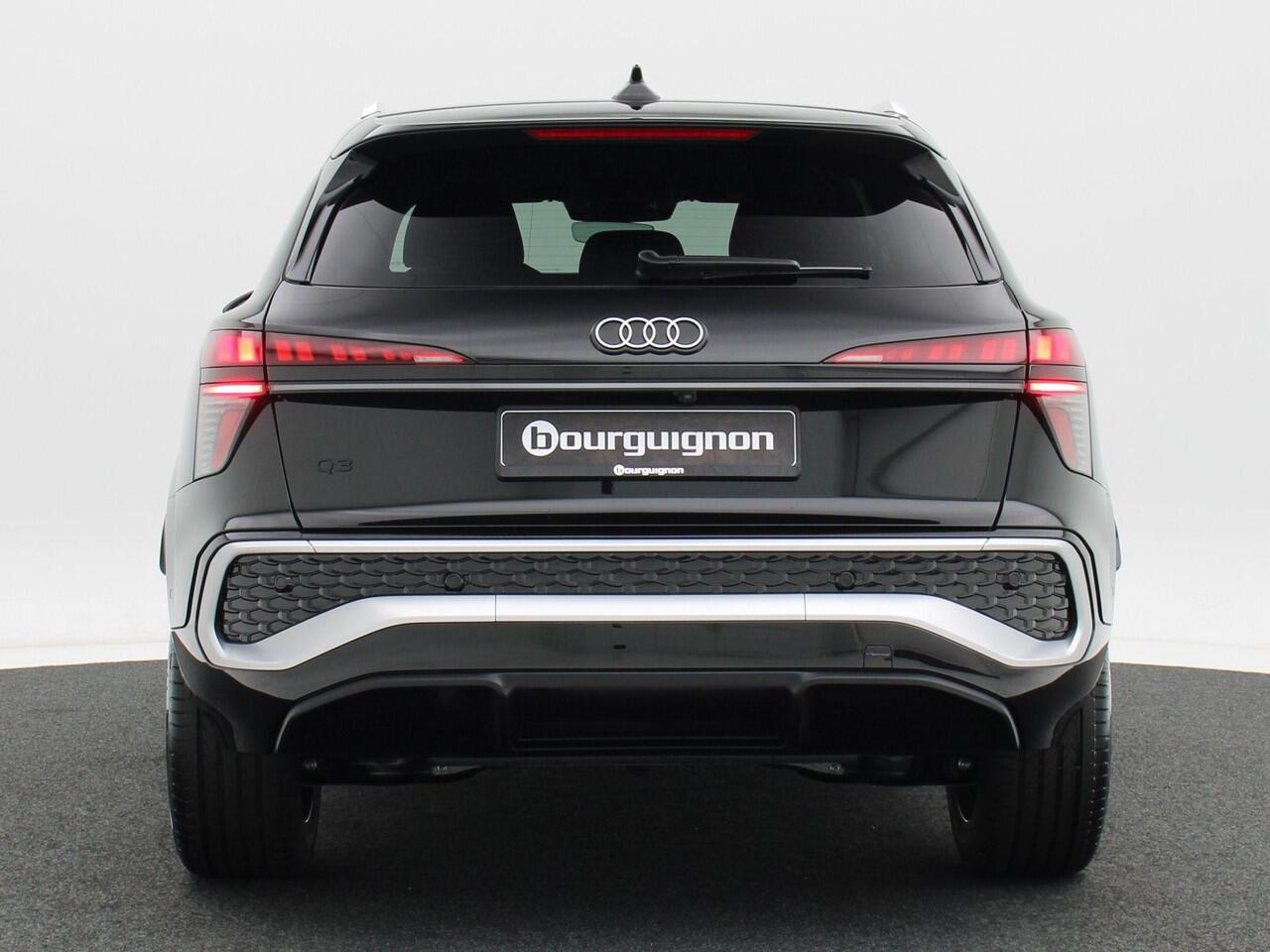 Audi Q3 S edition e-hybrid | 272 PK Hatchback | Privacy glas | Ledkoplampen | 19 inch |