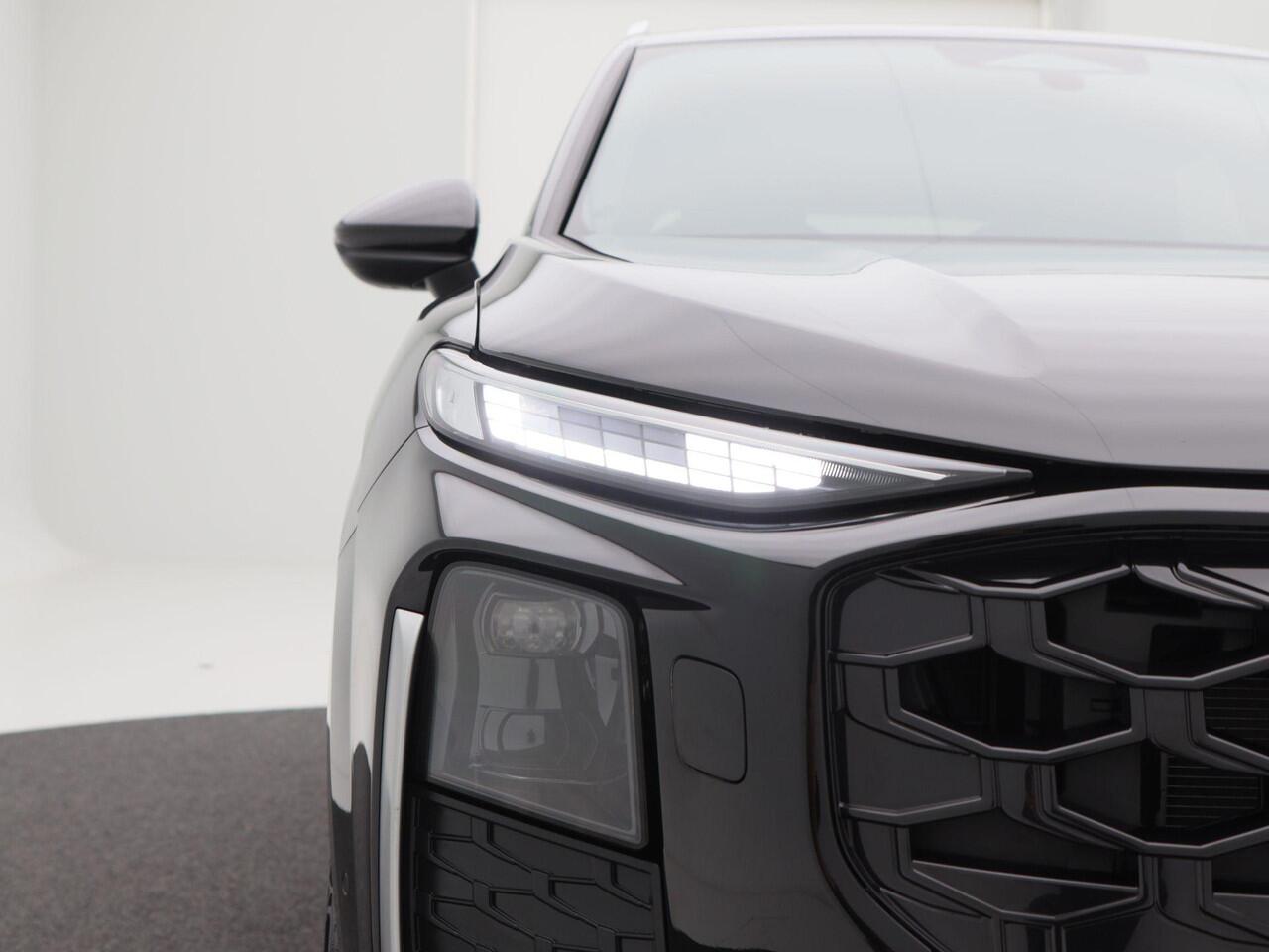 Audi Q3 S edition e-hybrid | 272 PK Hatchback | Privacy glas | Ledkoplampen | 19 inch |