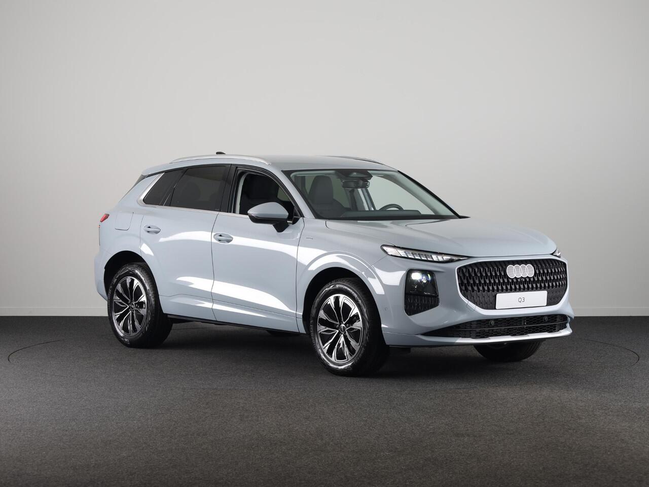 Audi Q3 Advanced edition e-hybrid 200 kW / 272 PK | Techniekpakket plus | Ambiente lichtpakket plus | Privacy glas | Sportstoelen |