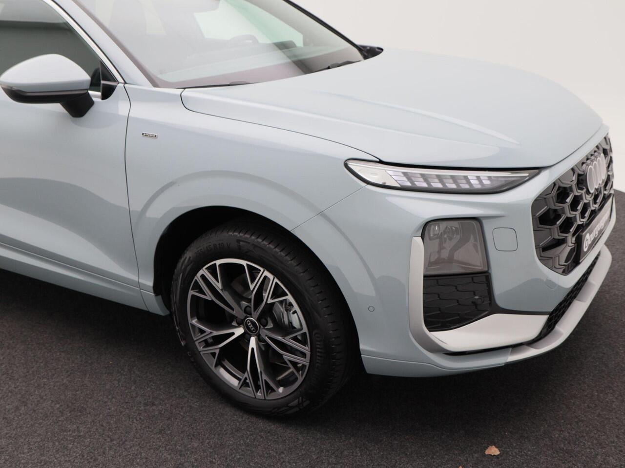 Audi Q3 Sportback S edition e-hybrid | 272 PK | 19 inch velgen | Privacyglas | Stoelverwarming | Audi Phone Box | Dodehoek detectie | Carplay | Camera |