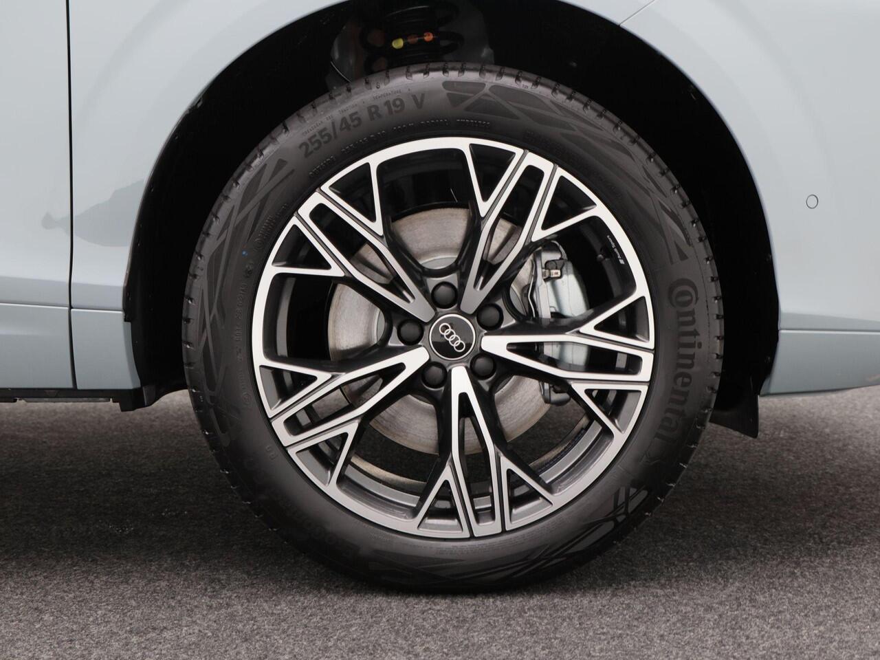 Audi Q3 Sportback S edition e-hybrid | 272 PK | 19 inch velgen | Privacyglas | Stoelverwarming | Audi Phone Box | Dodehoek detectie | Carplay | Camera |