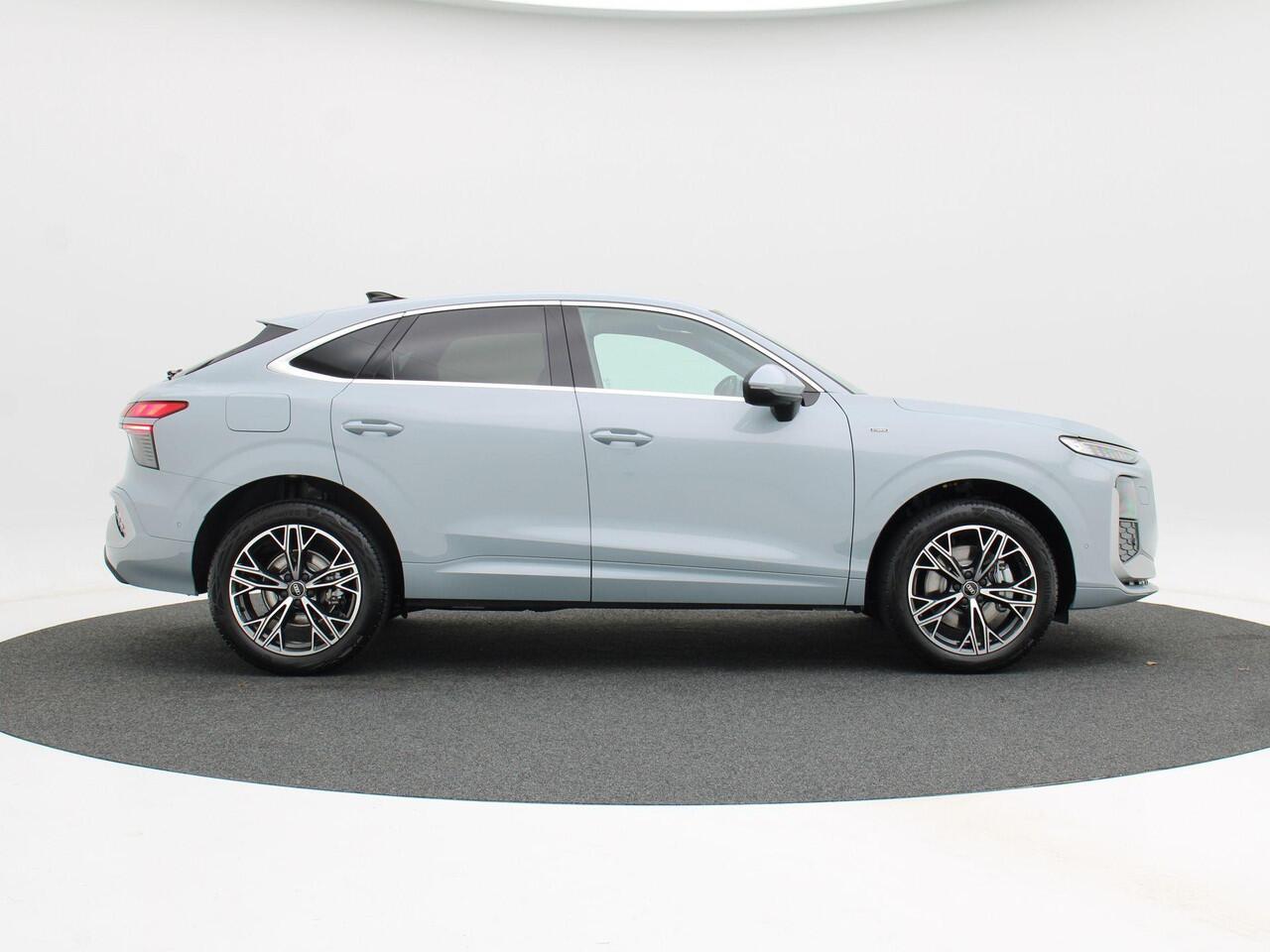 Audi Q3 Sportback S edition e-hybrid | 272 PK | 19 inch velgen | Privacyglas | Stoelverwarming | Audi Phone Box | Dodehoek detectie | Carplay | Camera |