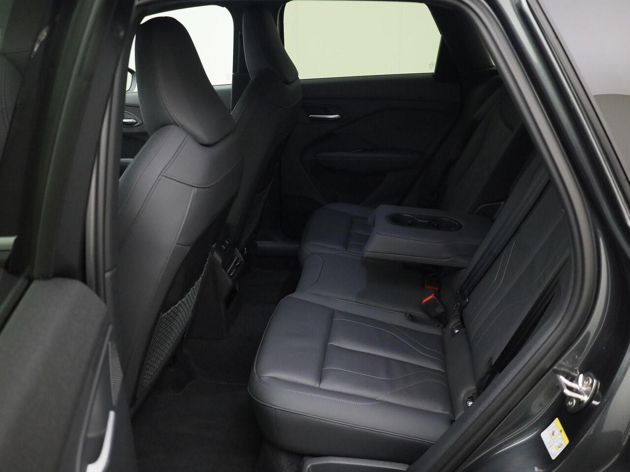 Audi Q3 1.5 200kW e-hybrid S edition 272 pk · Tech Plus · Privacy Glass