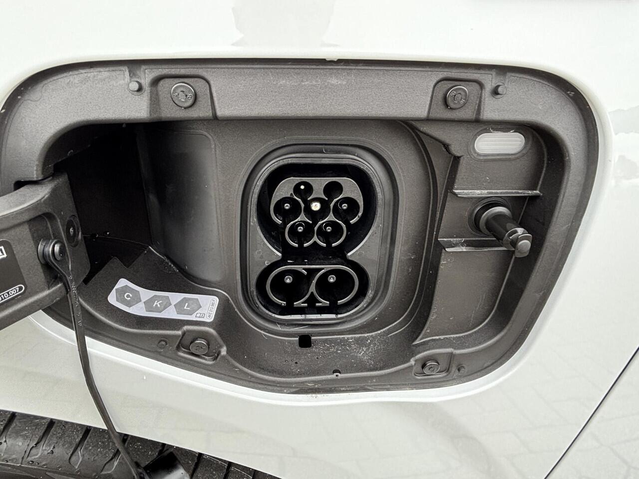 Audi Q3 Sportback S edition e-hybrid 272 PK Sportback | Audi Sport velgen 20" | Sonos Premium Sound System | Head-up display | Stoelverwarming