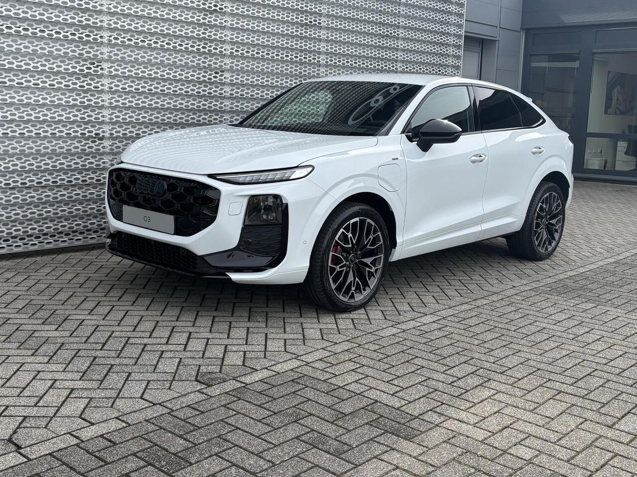 Audi Q3 Sportback S edition e-hybrid 272 PK Sportback | Audi Sport velgen 20" | Sonos Premium Sound System | Head-up display | Stoelverwarming