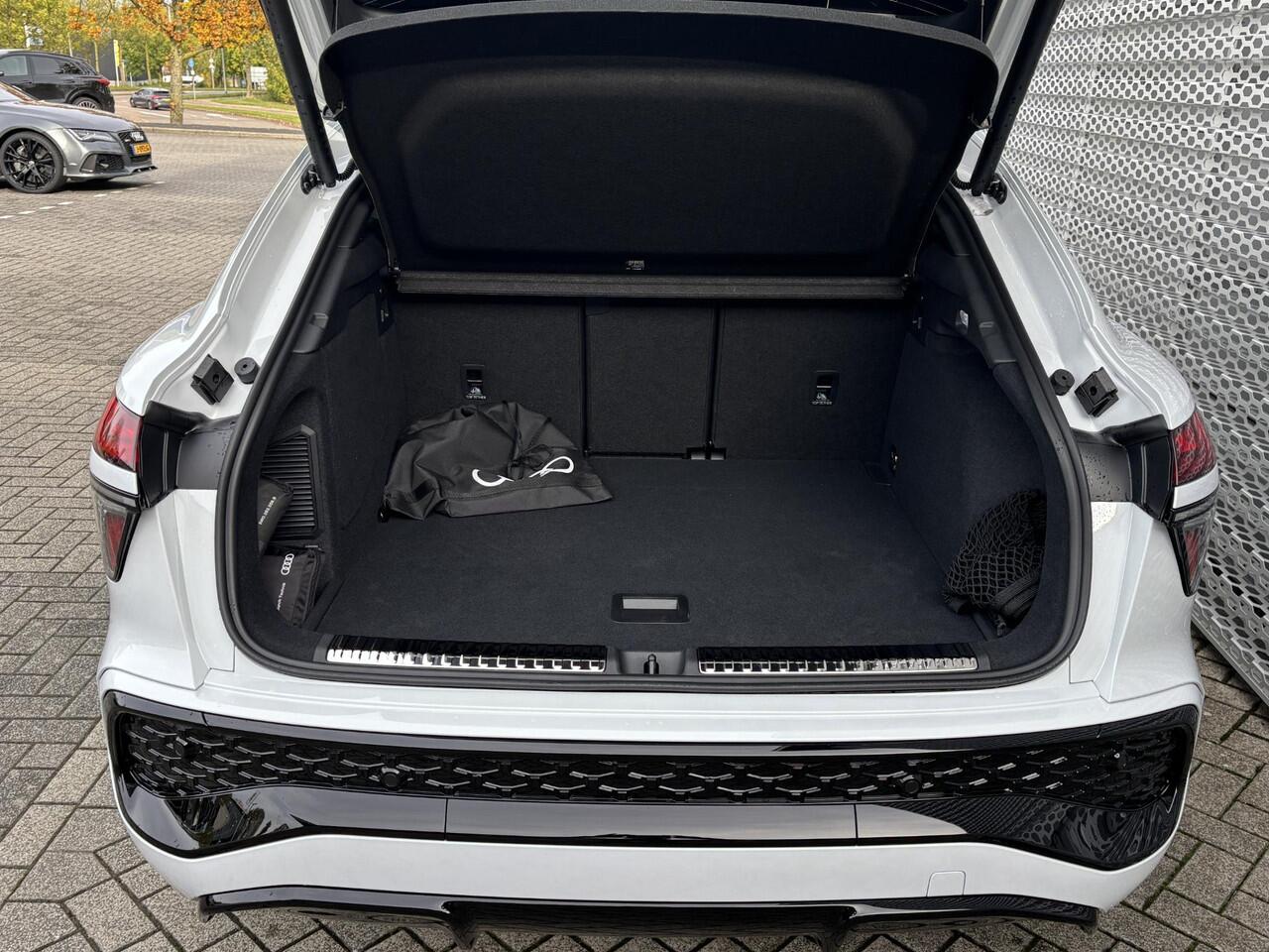 Audi Q3 Sportback S edition e-hybrid 272 PK Sportback | Audi Sport velgen 20" | Sonos Premium Sound System | Head-up display | Stoelverwarming