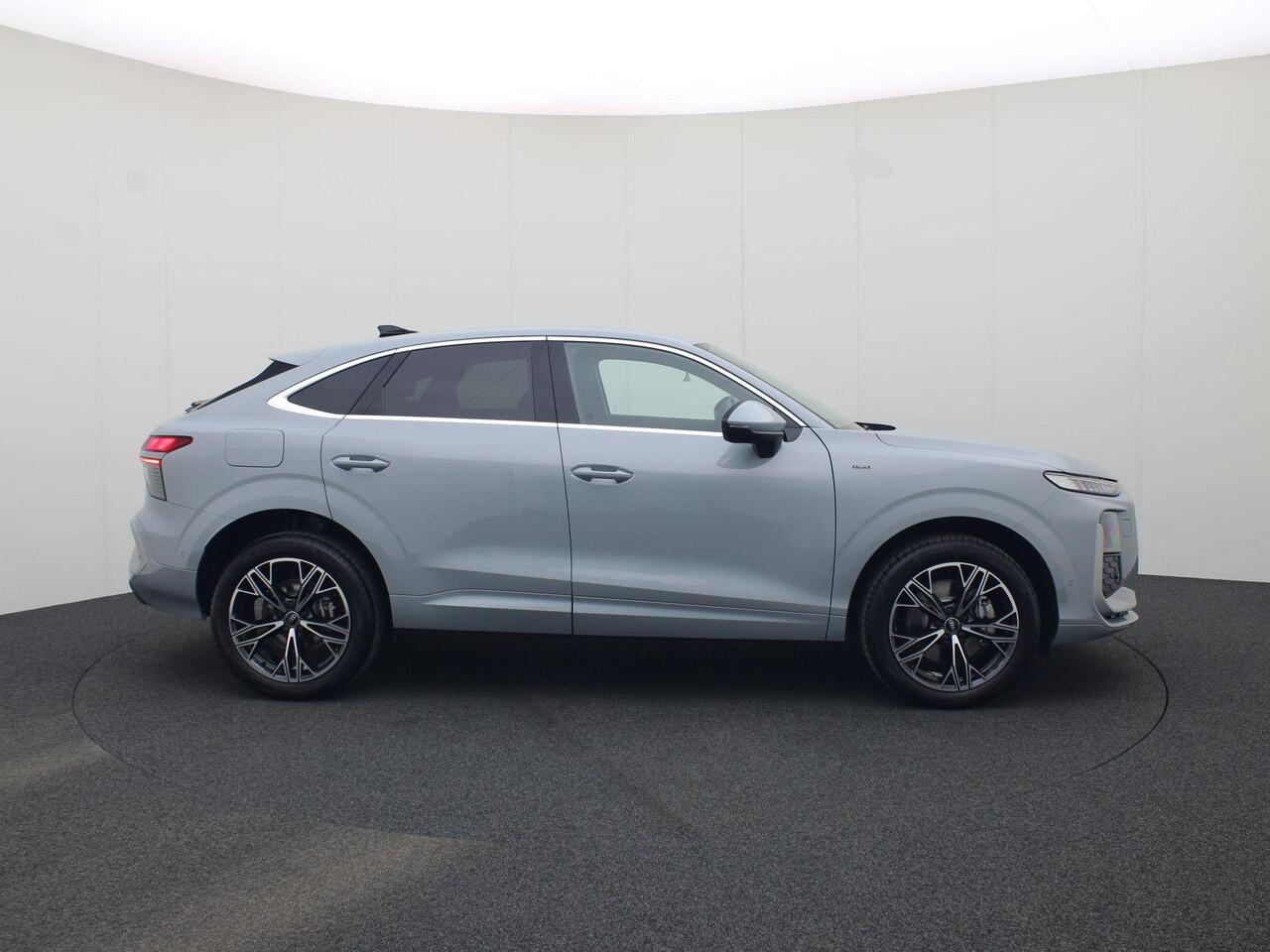 Audi Q3 Sportback 1.5 e-hybrid 272PK S-tronic S Line · Camera · Stoelverwarming · Tech Plus · Garantie t/m 27-10-2027 of 100.000km