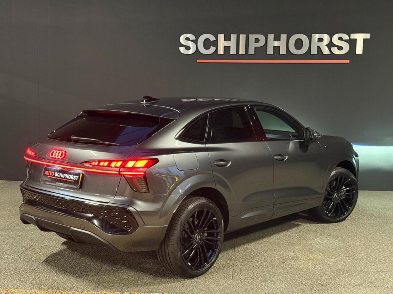 Audi Q3 Sportback e-hybrid 272pk S-line Tech plus s-edition Black Optic matrix