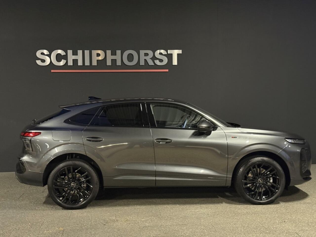 Audi Q3 Sportback e-hybrid 272pk S-line Tech plus s-edition Black Optic matrix