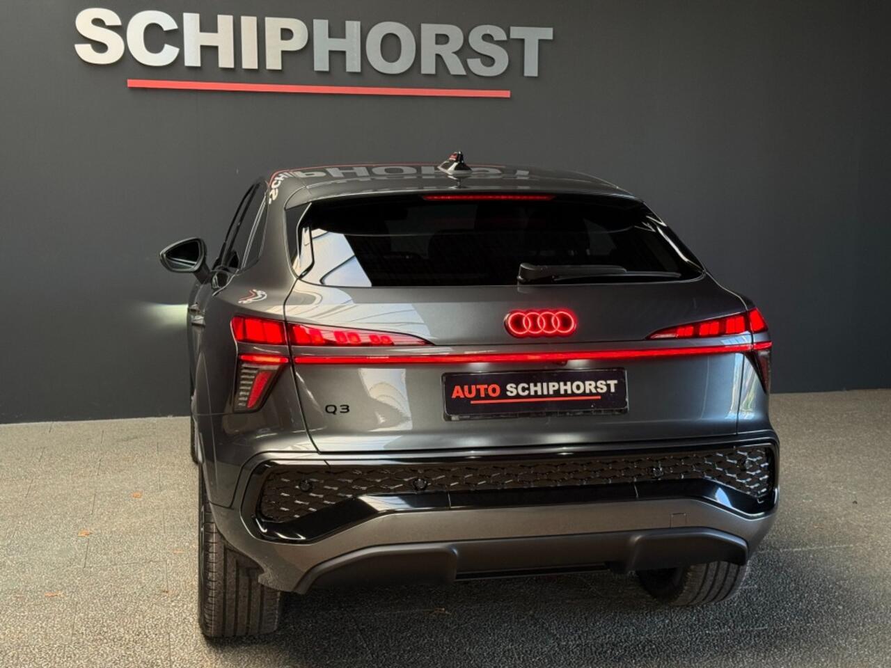Audi Q3 Sportback e-hybrid 272pk S-line Tech plus s-edition Black Optic matrix