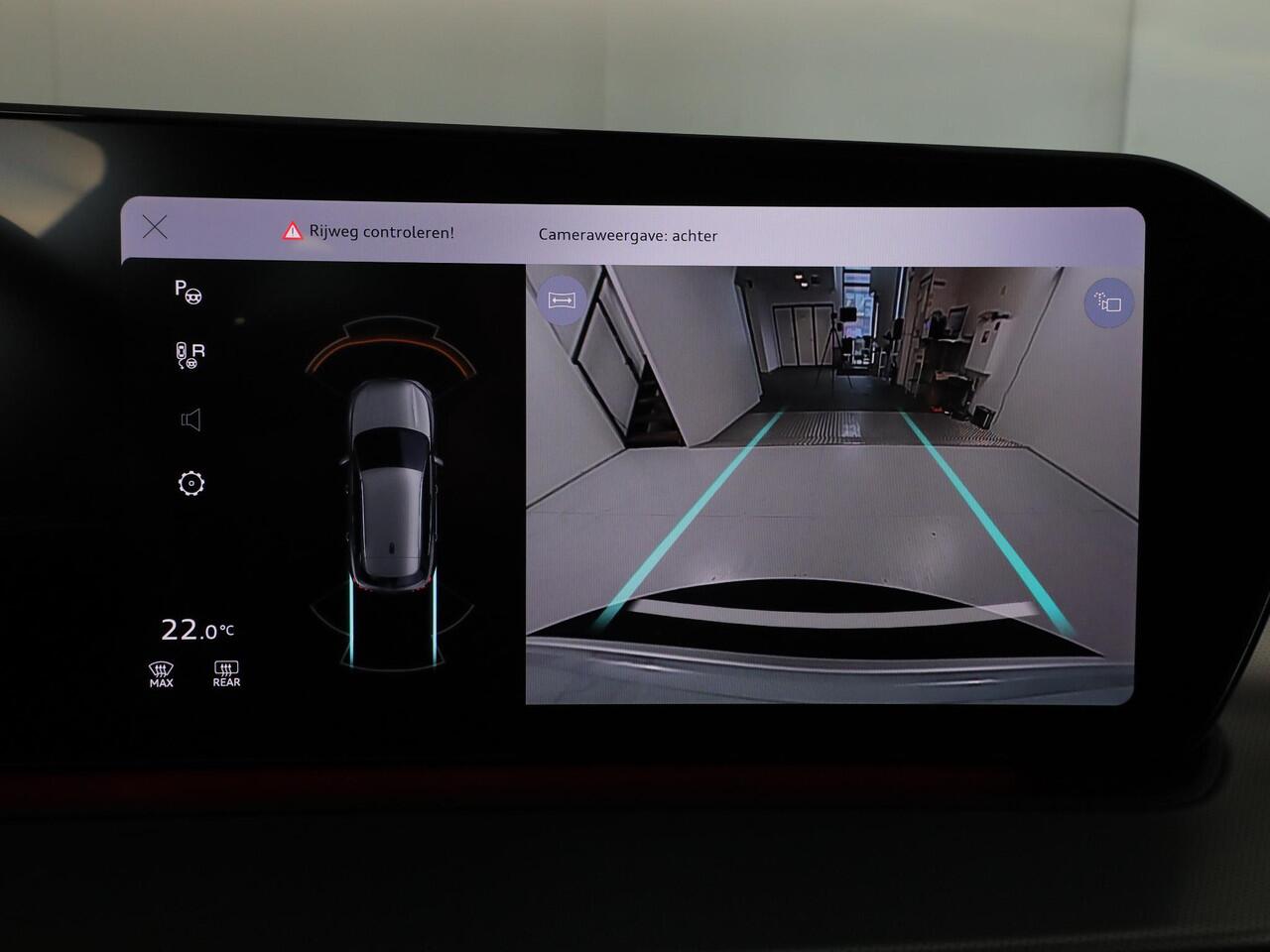 Audi Q3 1.5 e-hybrid S edition 272PK | 4jr garantie | S-line in & Exterieur | Blindspot | MMI plus | Achteruitrijcamera |