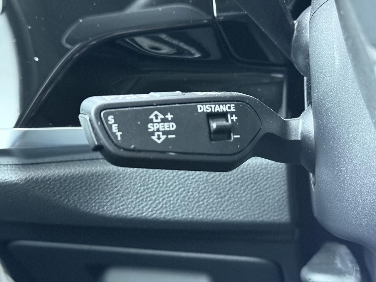 Audi Q3 35 TFSI S edition Competition | 150 PK | Automaat | Trekhaak | 360 Graden camera | Adaptive cruise control | S line |