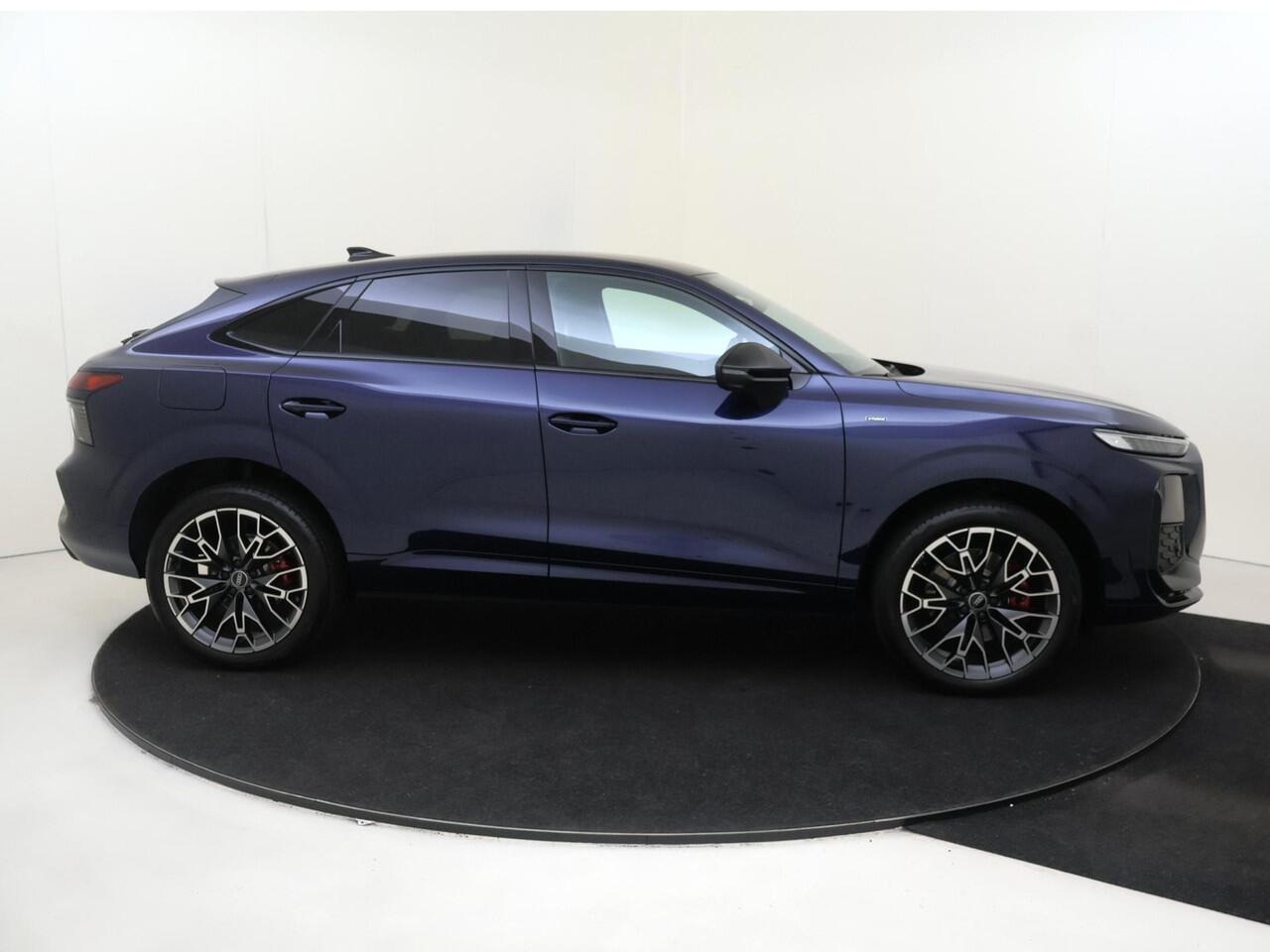 Audi Q3 Sportback 1.5 200kW e-hybrid S edition | Tech Pro pakket | 20 inch LM velgen | Lederen bekleding | Digitale Matrix verlichting | OLED achterlichten