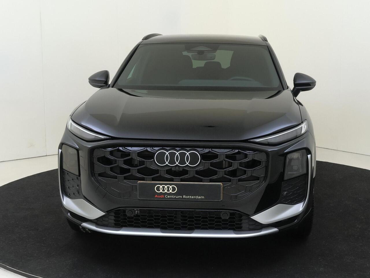 Audi Q3 1.5 200kW e-hybrid S edition | Tech Plus pakket | Lederen bekleding | 20 inch LM velgen | Functioneel pakket | Privacy Glas