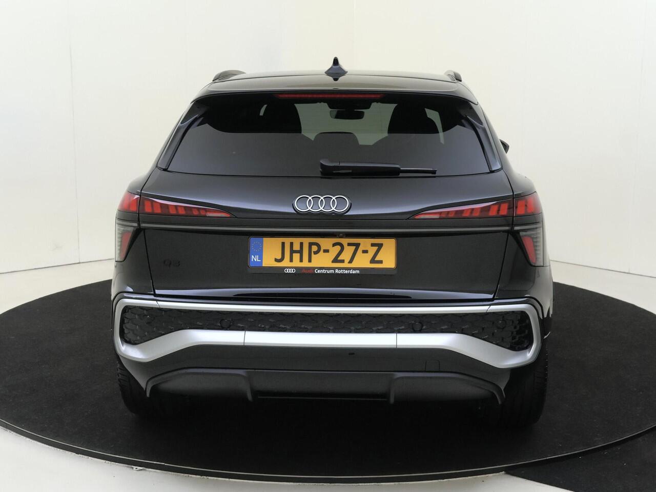 Audi Q3 1.5 200kW e-hybrid S edition | Tech Plus pakket | Lederen bekleding | 20 inch LM velgen | Functioneel pakket | Privacy Glas