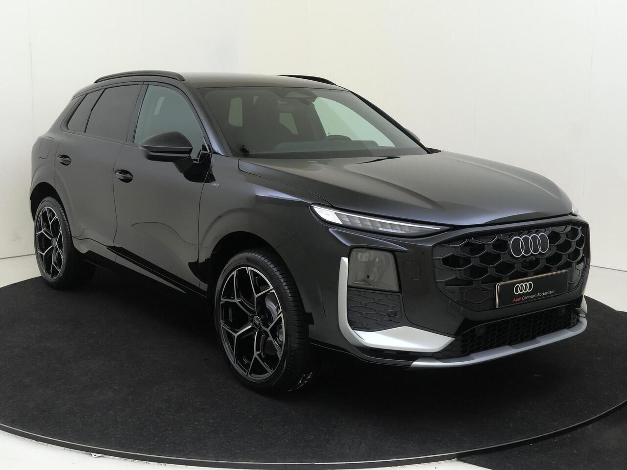 Audi Q3 1.5 200kW e-hybrid S edition | Tech Plus pakket | Lederen bekleding | 20 inch LM velgen | Functioneel pakket | Privacy Glas
