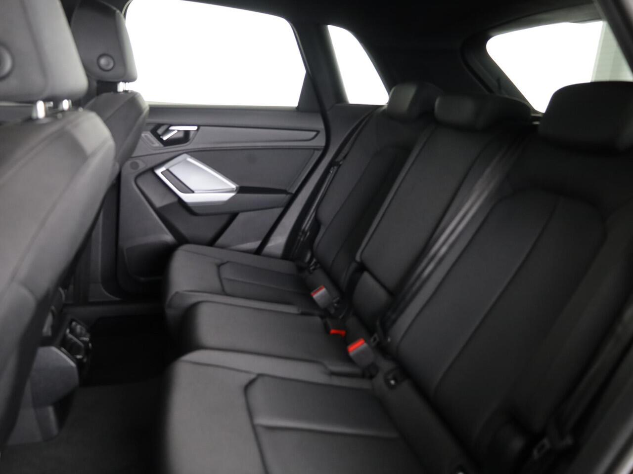 Audi Q3 35 TFSI Advanced Edition 150 pk S-tronic | Private lease vanaf ¤627,- | Navigatie | Gratis Winterset | Achteruitrijcamera | LED koplampen | Stoelverwarming |