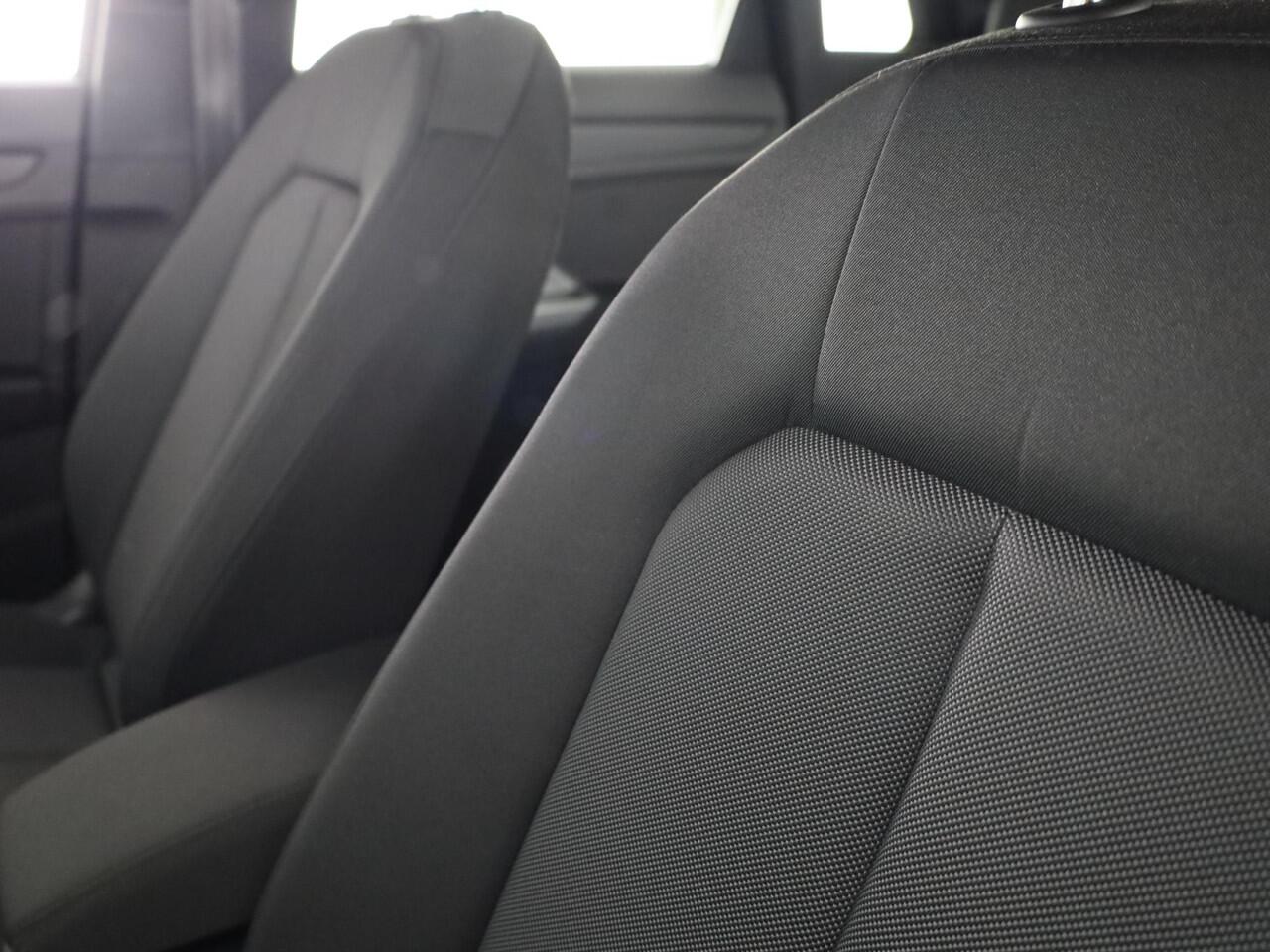 Audi Q3 35 TFSI Advanced Edition 150 pk S-tronic | Private lease vanaf ¤627,- | Navigatie | Gratis Winterset | Achteruitrijcamera | LED koplampen | Stoelverwarming |