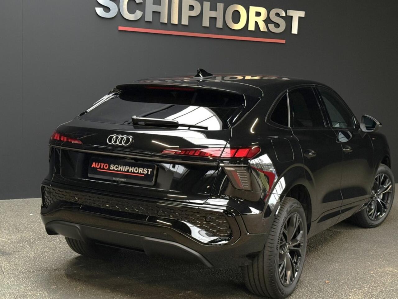 Audi Q3 Sportback 2xS-line e-hybrid 272 PK s-edition Tech plus Matrix Full LED Black Optik