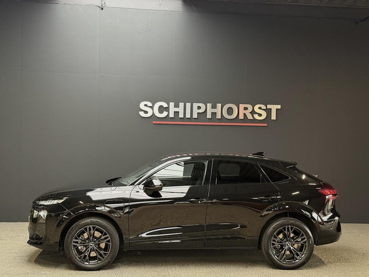 Audi Q3 Sportback 2xS-line e-hybrid 272 PK s-edition Tech plus Matrix Full LED Black Optik